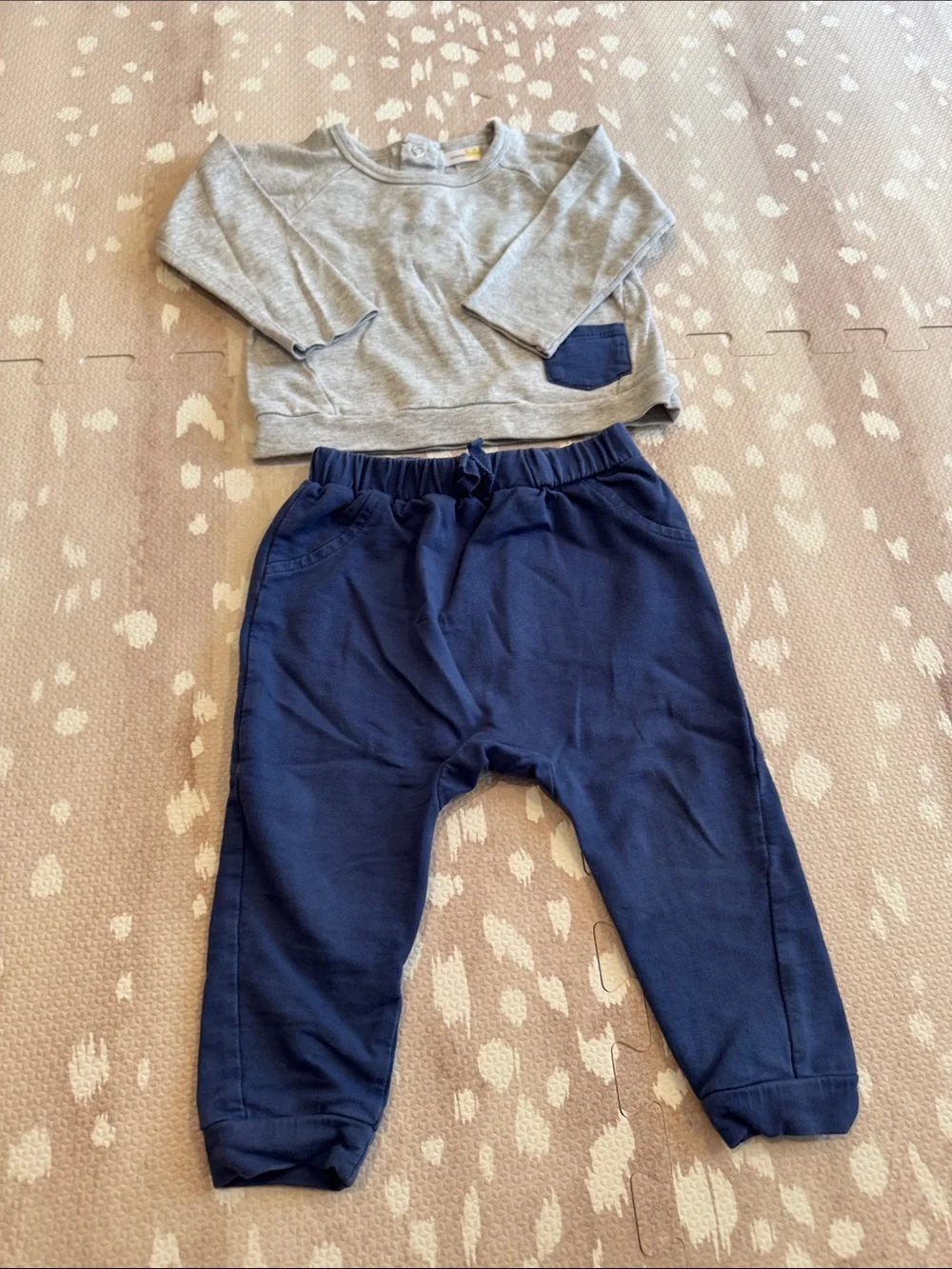 Bloomie’s Baby 2-Piece Sweatshirt & Jogger Set Gray/Navy 18M Cozy Cotton